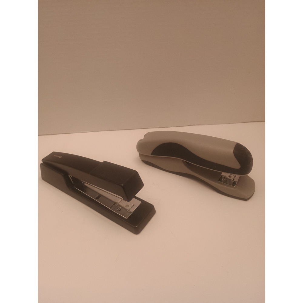 2 Vintage Office Staplers Dakota Design & Universal Both Tested & Work